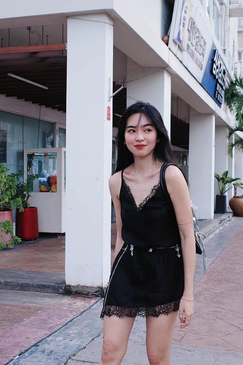 Những năm gần đây, Khánh Vân không ngừng làm mới bản thân.
