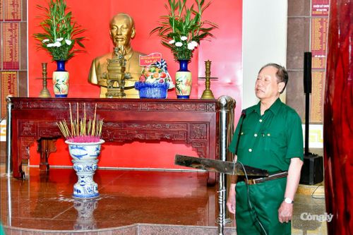 Ông Mai Hồng Thái nguyên Phó Bí thư Tỉnh ủy, nguyên Chủ tịch UBND tỉnh, nguyên Chỉ huy trưởng Bộ Chỉ huy BĐBP tỉnh Sóc Trăng đã ôn lại truyền thống vẻ vang, những chiến công tiêu biểu của Đội Phòng thủ Tỉnh ủy Sóc Trăng (cũ).