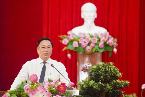 Ông Lê Trí Thanh, Phó Bí thư Thành ủy Huế, Chủ tịch UBND TP Huế phát biểu nhận nhiệm vụ.