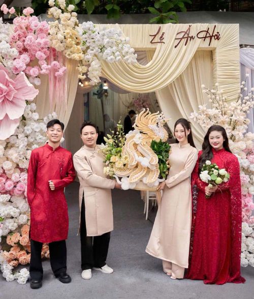 Khách hàng lựa chọn cửa hàng Cương Hằng trang trí cho lễ cưới.