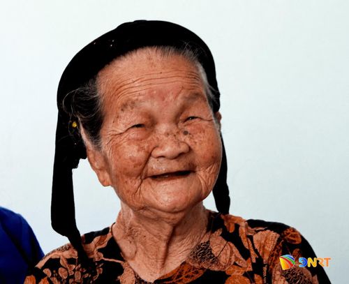 Mẹ Ngô Thị Tính có chồng và con gái đều là liệt sĩ. Ảnh: HÀN NGUYÊN