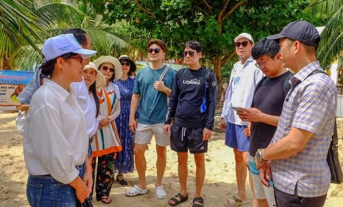  Đoàn Famtrip tham quan, khảo sát tại khu du lịch Kỳ Co. Ảnh: Đoan Ngọc 