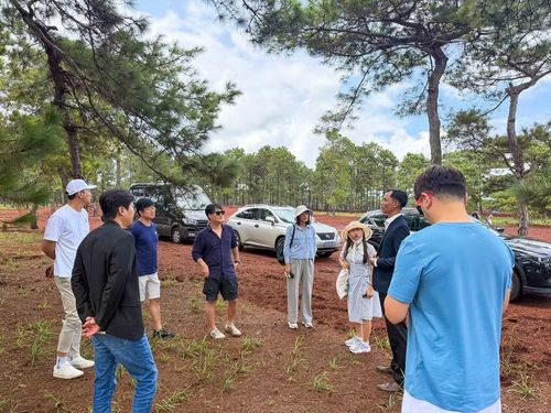  Đoàn Famtrip tìm hiểu về dự án sân golf Đak Đoa. Ảnh: Hoàng Ngọc 