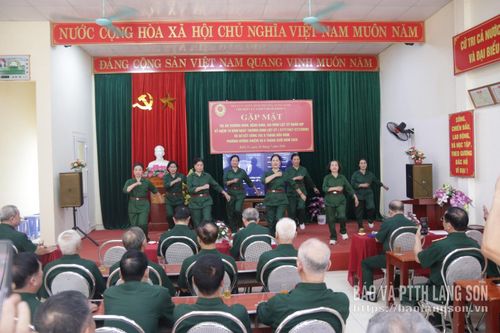 Tiết mục văn nghệ tại chương trình gặp mặt