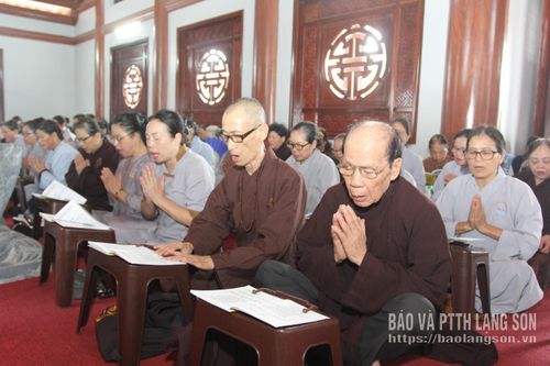 Phật tử cầu siêu tưởng niệm các Anh hùng liệt sĩ