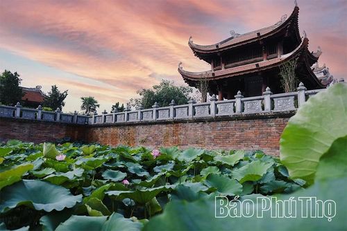 Đó cũng chính là giá trị trường tồn để Văn Miếu không chỉ là một di tích lịch sử, mà còn là dấu ấn văn hóa đặc sắc của miền Đất Tổ, tiếp tục lan tỏa những giá trị tốt đẹp đến hôm nay và các thế hệ mai sau.
