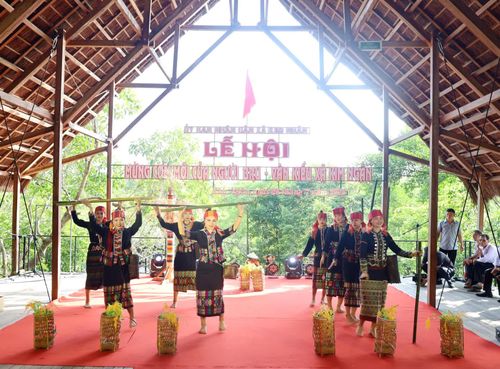 Một tiết mục văn nghệ tại lễ hội Mừng cơm mới của người Bru-Vân Kiều ở xã Kim Ngân năm 2026 - Ảnh: V.M