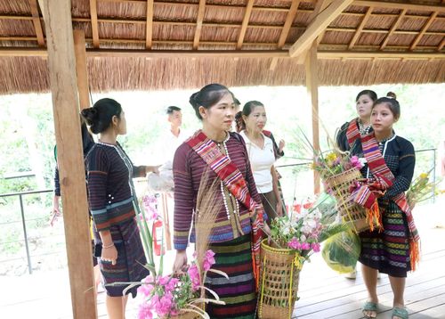 Đồng bào Bru-Vân Kiều xã Kim Ngân tham dự lễ hội Mừng cơm mới năm 2026 - Ảnh: V.M