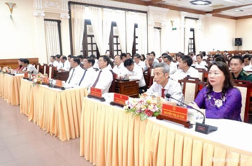  Các đại biểu tham dự kỳ họp