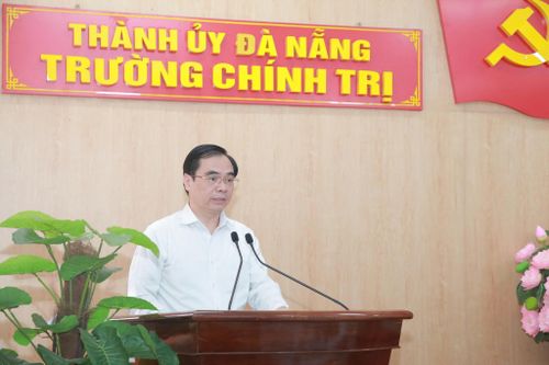 Tổng Biên tập Tạp chí Cộng sản, PGS.TS Dương Trung Ý phát biểu tại buổi tọa đàm
