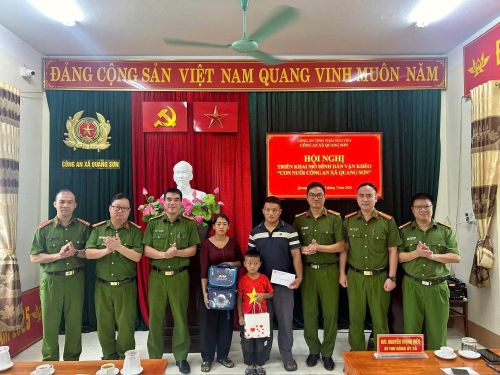 Mô hình “Con nuôi Công an xã” là hoạt động cụ thể hóa phong trào thi đua “Ba nhất".