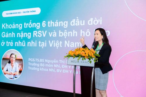 PGS.TS.BS Nguyễn Thị Diệu Thúy, Trưởng Khoa Nhi, Bệnh viện Đại học Y Hà Nội chia sẻ tại tọa đàm.