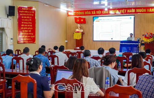 Cán bộ, công chức xã An Trạch tham gia lớp tập huấn ứng dụng công nghệ trí tuệ nhân tạo (AI), từng bước nâng cao năng lực chuyển đổi số trong thực hiện nhiệm vụ.