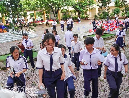 Hơn 600 thí sinh dự thi chọn đội tuyển học sinh giỏi THPT cấp tỉnh.