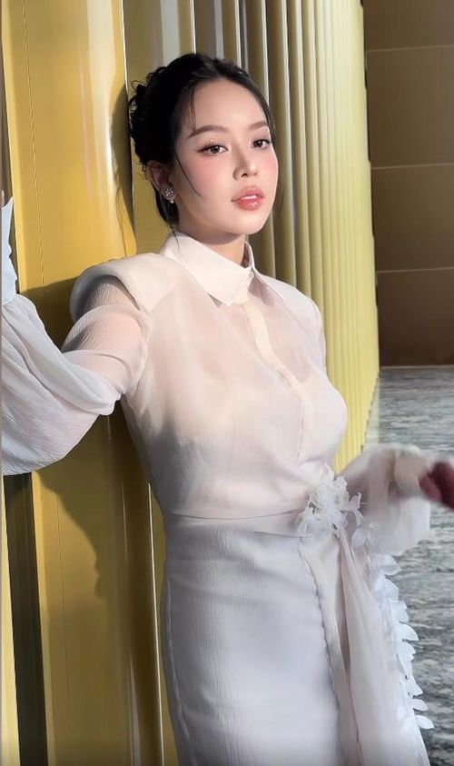 Từ sau khi kết thúc nhiệm kỳ hoa hậu, 2 người đẹp đều tích cực tham gia các hoạt động showbiz, đặc biệt là các dự án cộng đồng.