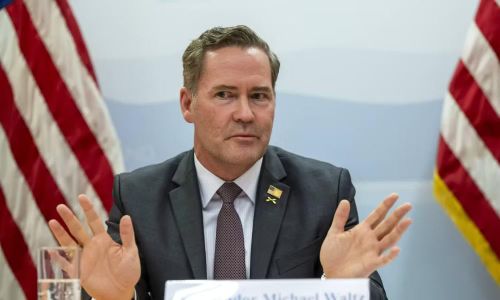 Đại sứ Mỹ tại Liên Hợp Quốc, ông Mike Waltz, cũng thừa nhận Mỹ đang gặp khó khăn về kho dự trữ đạn phòng không sau khi nhiều khí tài đã được chuyển cho Ukraine.
