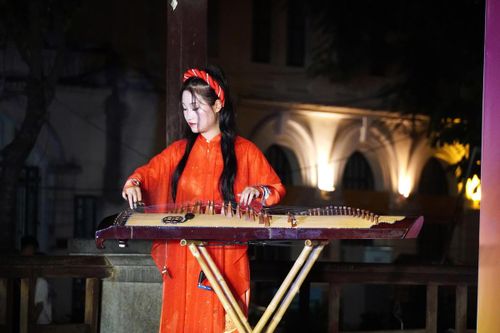 Một tiết mục hòa tấu nhạc cụ dân tộc lắng đọng, để lại nhiều ấn tượng cho người xem. Ảnh: BTC.