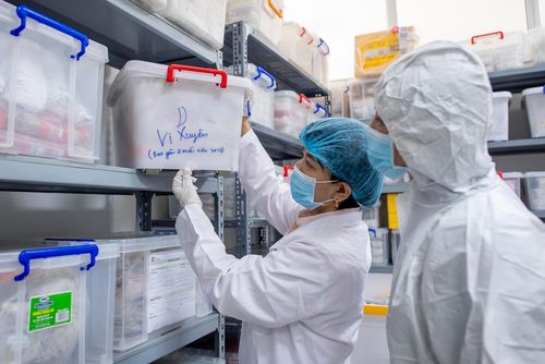  Bên trong phòng giám định ADN tìm danh tính liệt sĩ tại Trung tâm Giám định ADN, Viện Sinh học, Viện Hàn lâm Khoa học và Công nghệ Việt Nam. Ảnh: Việt Linh. 