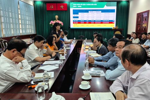  Các đơn vị phát biểu, góp ý về các hoạt động của Đường sách TP.HCM trong 6 tháng cuối năm. 