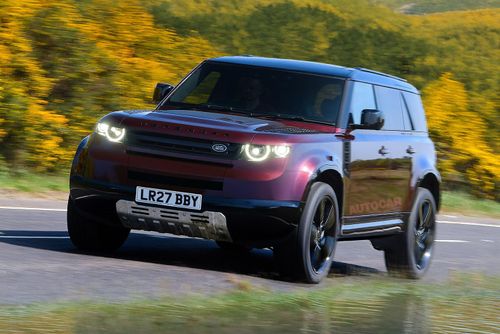  Theo nhiều nguồn tin, phiên bản cỡ nhỏ của dòng SUV địa hình Defender Sport sẽ có nhiệm vụ thay thế cho cả Discovery Sport lẫn Range Rover Evoque, có thể ra mắt vào năm sau. 