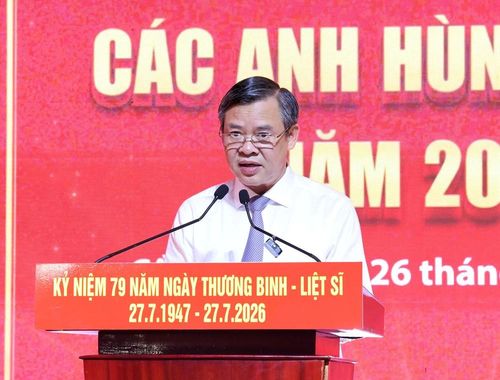 Phó Bí thư Thành ủy, Chủ tịch UBND TP. Cần Thơ Trương Cảnh Tuyên phát biểu