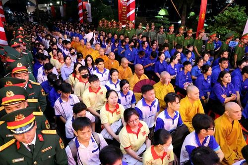 Các đại biểu tham dự chương trình