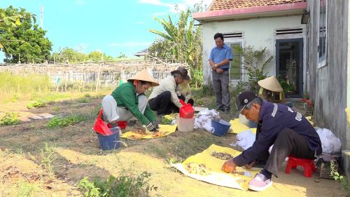 Người dân thôn Phú Bình chung tay gìn giữ, bảo vệ giá trị di sản văn hóa Thành cổ Châu Sa