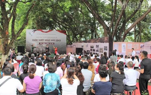Đông đảo cán bộ, đảng viên và nhân dân các dân tộc dự khai mạc triển lãm chuyên đề "Cuộc vượt ngục năm 1943".