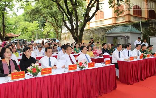 Các đại biểu dự lễ khai mạc triển lãm chuyên đề "Cuộc vượt ngục năm 1943".