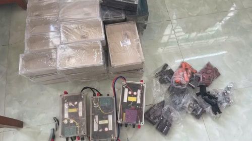 Công an thu giữ dụng cụ kích điện đánh bắt thủy sản. (Ảnh Công an cung cấp)