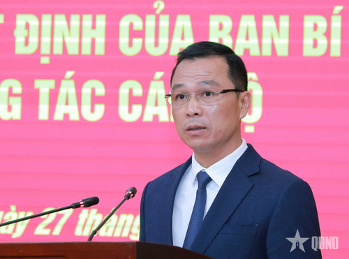 Phó bí thư Tỉnh ủy Thanh Hóa Tô Anh Dũng phát biểu nhận nhiệm vụ. 