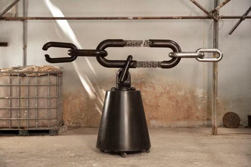 Không giới hạn II - Sắt hàn, Inox 260 x 80 x 160cm (Hoàng Tường Minh).