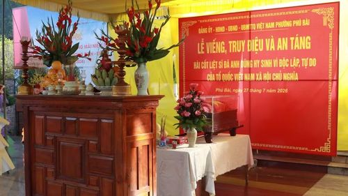 Lễ viếng, truy điệu và an táng hài cốt liệt sĩ tìm được tại phường Hương Thủy, TP Huế.
