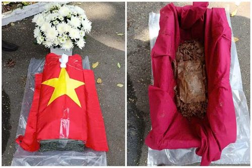 Quá trình khai quật, mộ phần của liệt sĩ Nguyễn Trường Bùi vẫn còn mảnh giấy ghi thông tin cá nhân bọc trong túi ni lon.