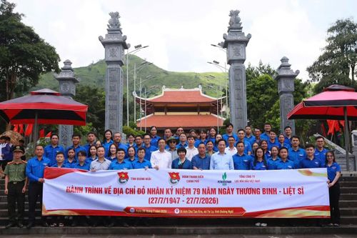 Hành trình về địa chỉ đỏ.