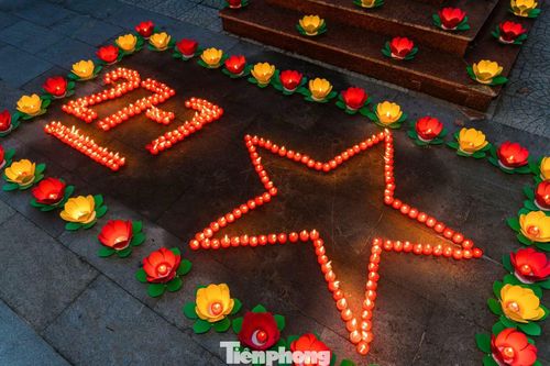  Cùng ngày, Thành Đoàn Đà Nẵng đã triển khai Ngày Chiến sĩ tình nguyện "Uống nước nhớ nguồn" với nhiều hoạt động ý nghĩa, tri ân những hy sinh, cống hiến to lớn của các Anh hùng liệt sĩ, thương binh, bệnh binh, Mẹ Việt Nam Anh hùng, cựu chiến binh, cựu thanh niên xung phong, gia đình chính sách và người có công với cách mạng. 