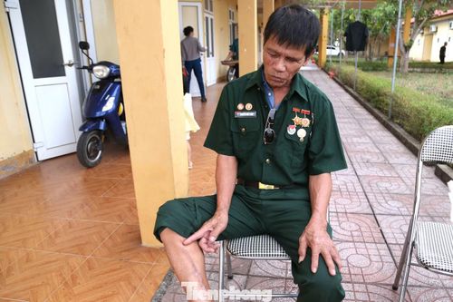 Ông Lĩnh trở về từ chiến trường với nhiều thương tật.