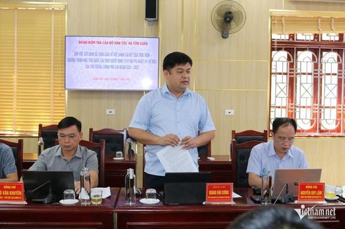 Lãnh đạo UBND xã Tuần Giáo phát biểu tại buổi làm việc