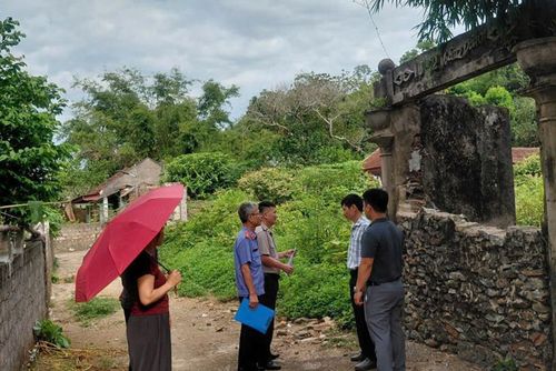  Đoàn công tác VKSND tỉnh Thanh Hóa phối hợp xác minh tài sản tại các địa bàn có điều kiện đi lại khó khăn.