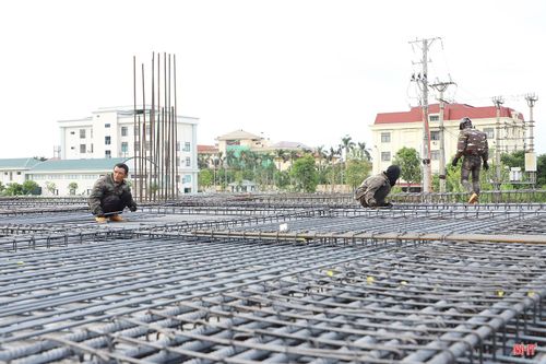 Công ty CP Xây dựng Tân Hải Sơn huy động nhân lực thi công hạng mục nhà chính của dự án Bảo tàng Hà Tĩnh.
