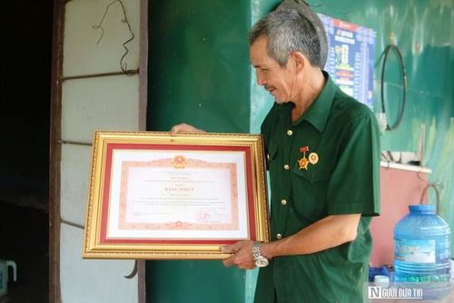 Năm 2021, ông Luân vinh dự được Thủ tướng Chính phủ tặng Bằng khen vì những thành tích xuất sắc và cống hiến không ngừng nghỉ cho xã hội.