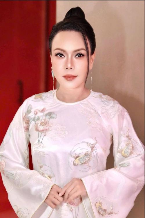 Nghệ sĩ Việt Hương đã có nhiều năm hoạt động nghệ thuật.