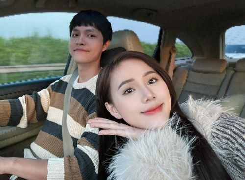 Việc Tô Dũng và Minh Thu vào vai một cặp tình nhân trên màn ảnh tạo nên nhiều tò mò. (Ảnh: FBNV)