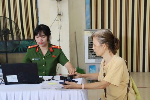 Kiểm tra, thu nhập thông tin của thân nhân liệt sĩ