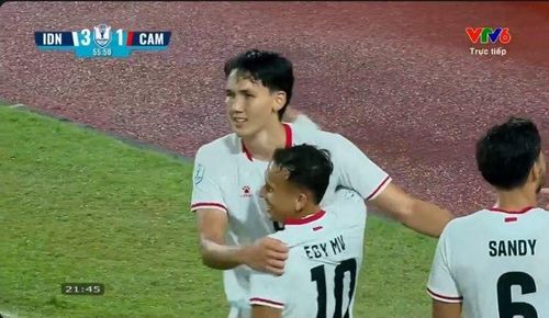 Baker lập cú hattrick. Ảnh chụp màn hình