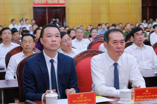 Các đại biểu tham dự hội nghị.