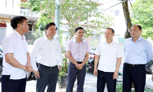  Đoàn công tác liên ngành khảo sát thực tế tại xã Hiệp Hòa. 