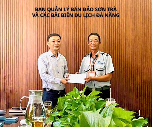 Anh Phan Thanh Trinh, nhân viên đội cứu hộ nhiều lần được khen thưởng vì những hành động đẹp.