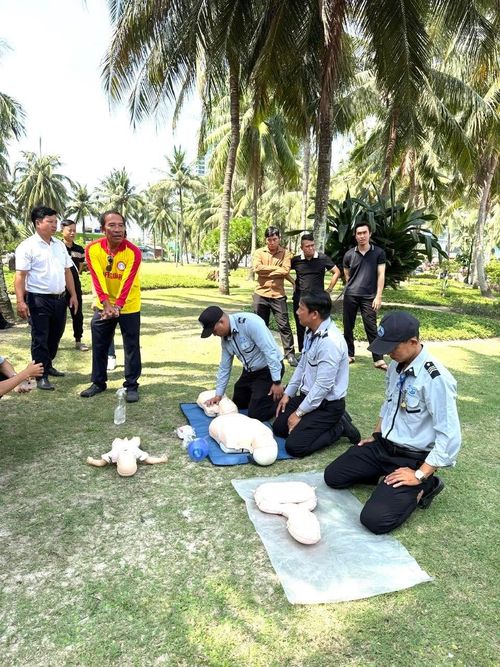 Để nâng cao chất lượng chuyên môn, nghiệp vụ, Ban Quản lý bán Đảo Sơn Trà và các bãi biển du lịch Đà Nẵng thường xuyên tổ chức các đợt tập huấn, kỹ năng, nghiệp vụ.
