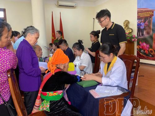 Quy trình lấy mẫu sinh phẩm ADN được thực hiện chặt chẽ, khoa học, bảo đảm chính xác, an toàn.